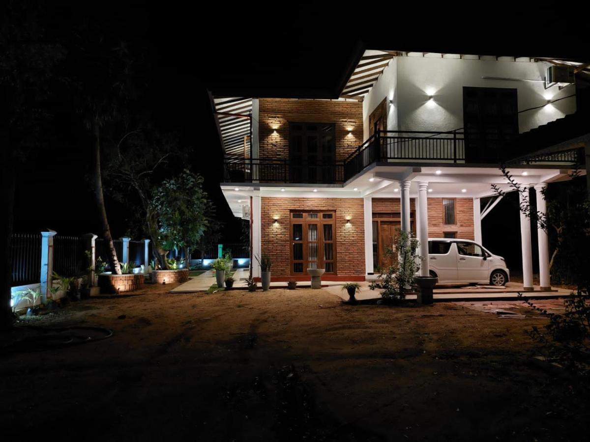 Green Shield Resort Anuradhapura Esterno foto