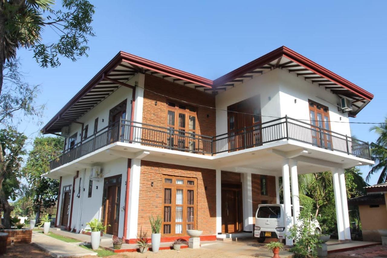 Green Shield Resort Anuradhapura Esterno foto