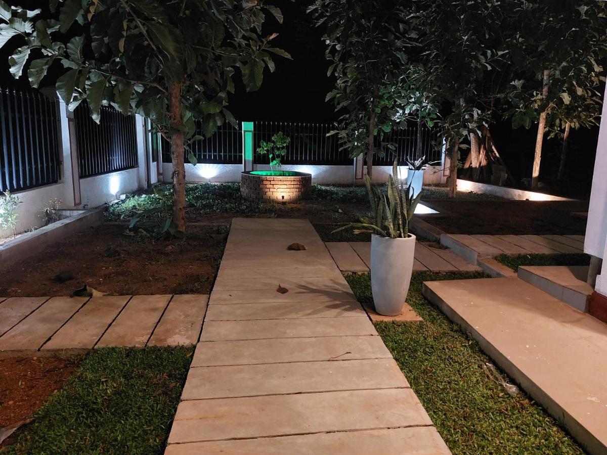 Green Shield Resort Anuradhapura Esterno foto