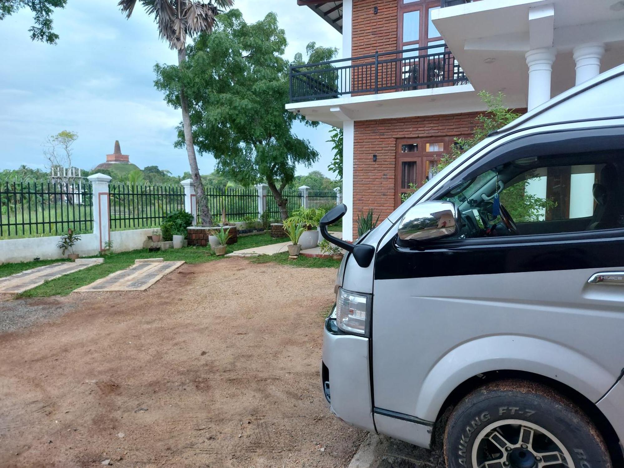 Green Shield Resort Anuradhapura Esterno foto
